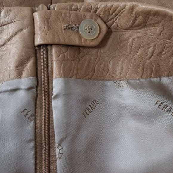 Louis Feraud Camel Quiet Luxury Lamb Leather Back Zip Pencil Skirt Size 4 - Picture 11 of 12